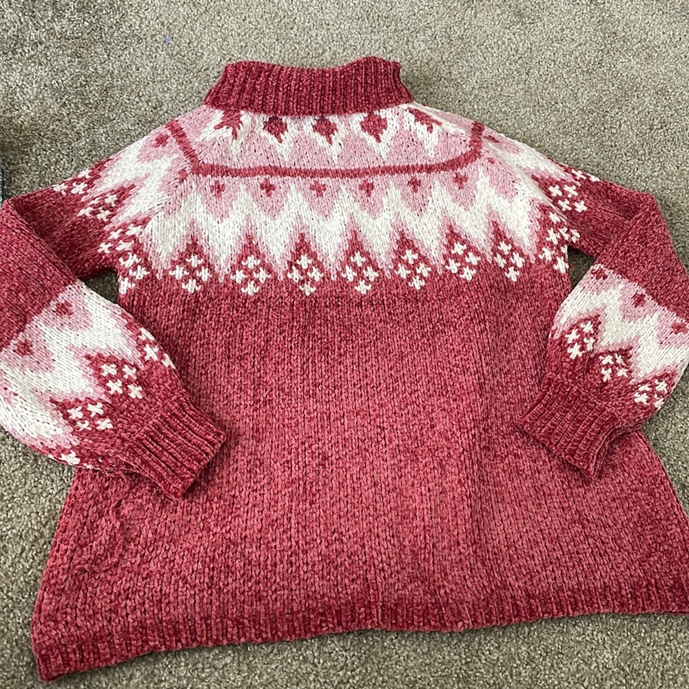 Pink Lily crochet-style turtleneck! Size medium